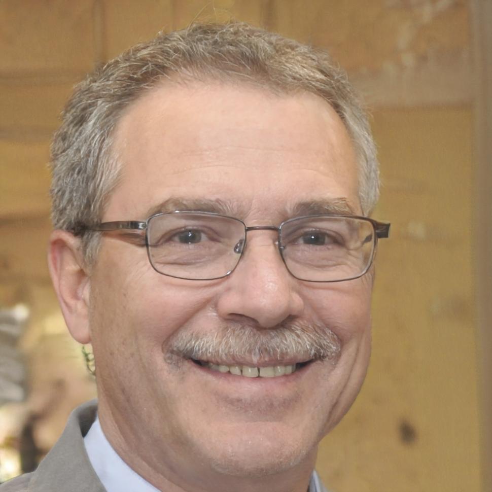 Dr. Miguel Fernández, Director de Metodología Educativa