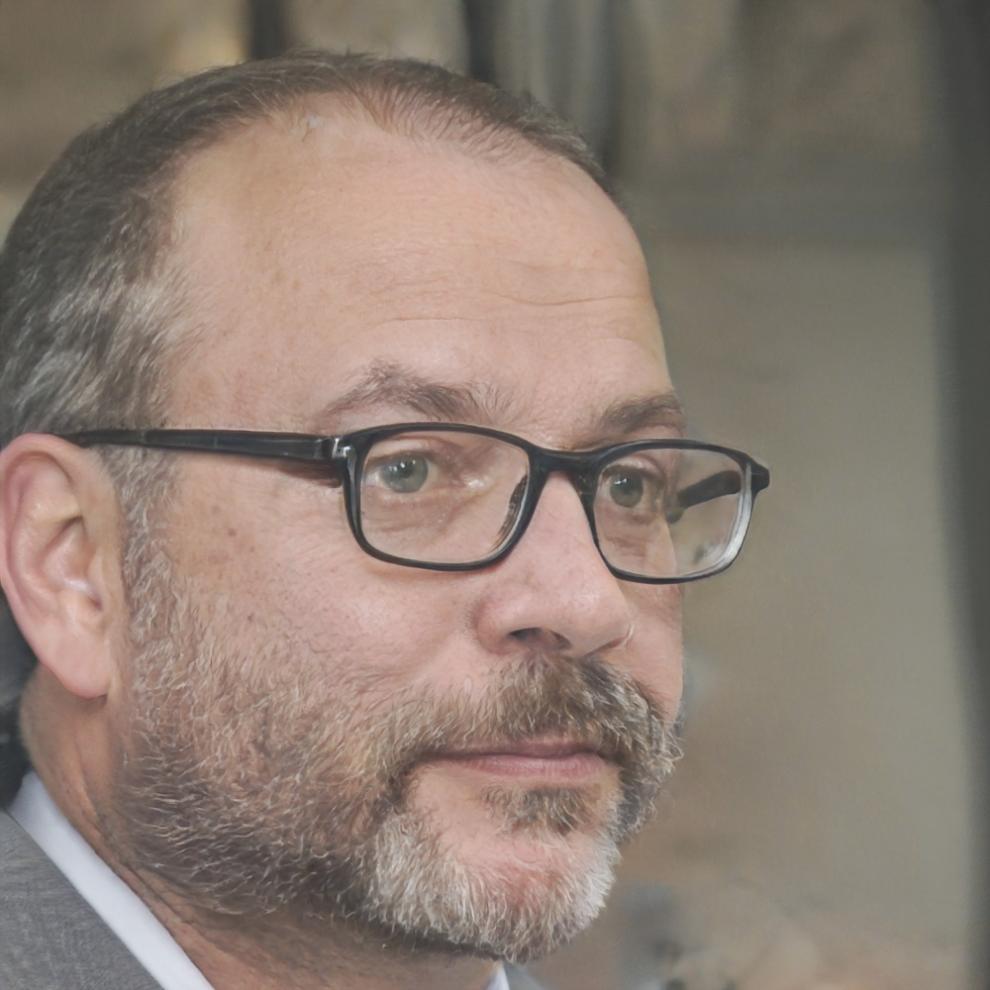 Carlos Mendoza - Asesor Financiero Senior
